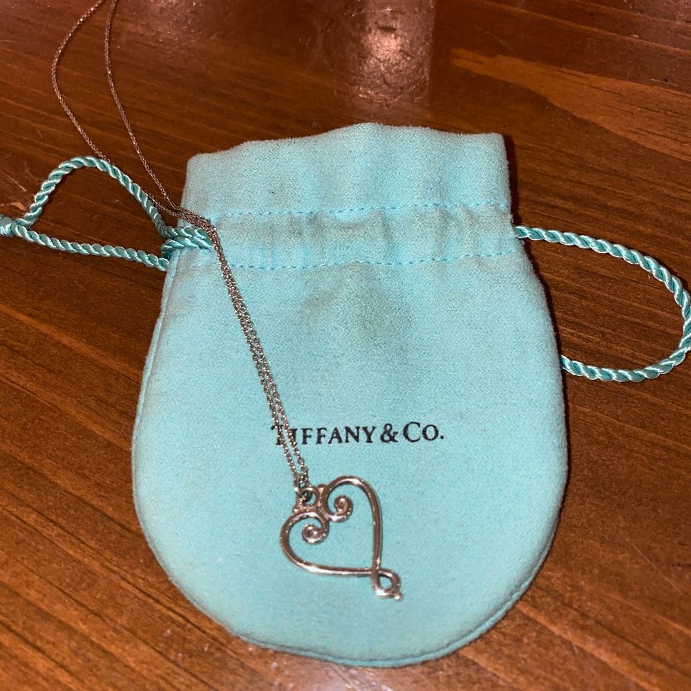 Tiffany&co. Heart pendant necklace